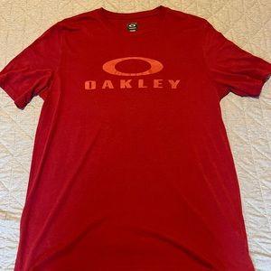 Oakley Tshirt